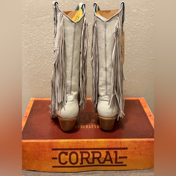 Corral Women's Luminescent Embroidery and Stars - Picture 2 of 4